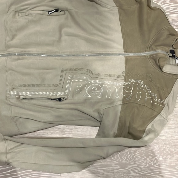 Bench Zip Up - Picture 2 of 5